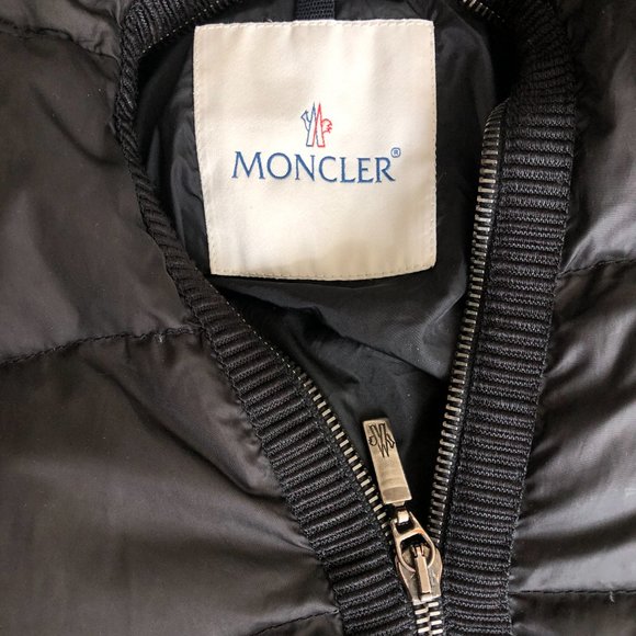 Moncler Long Coat Fur Trim Belted Black and Free Silk Face Mask - Picture 8 of 14